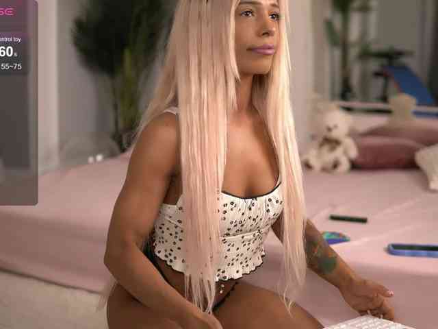 SarahRaynex webcam