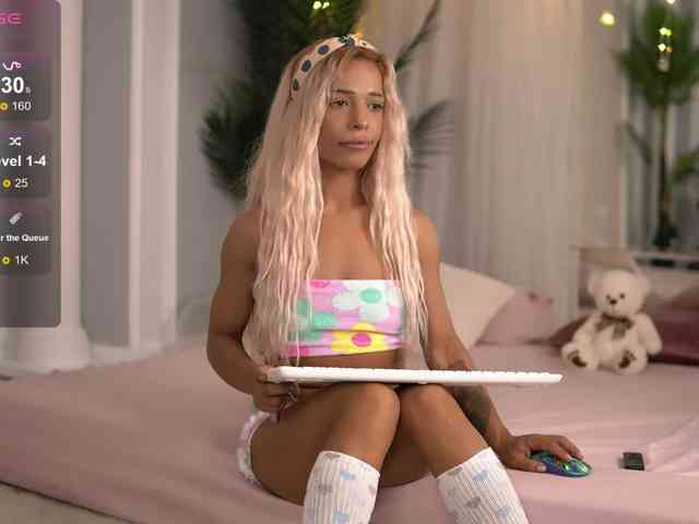 SarahRaynex webcam