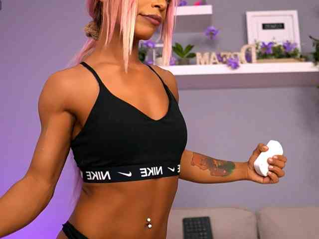 SarahRaynex webcam