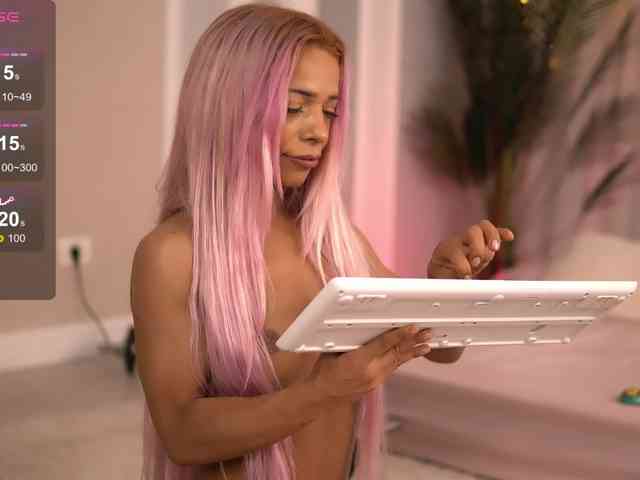 SarahRaynex webcam