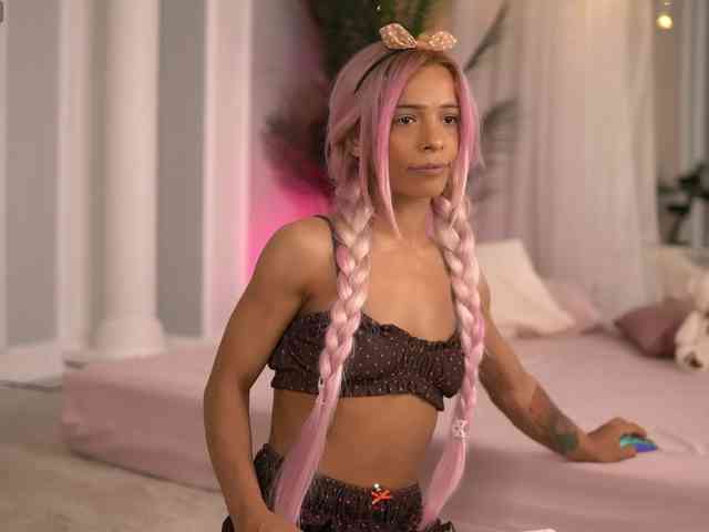 SarahRaynex webcam