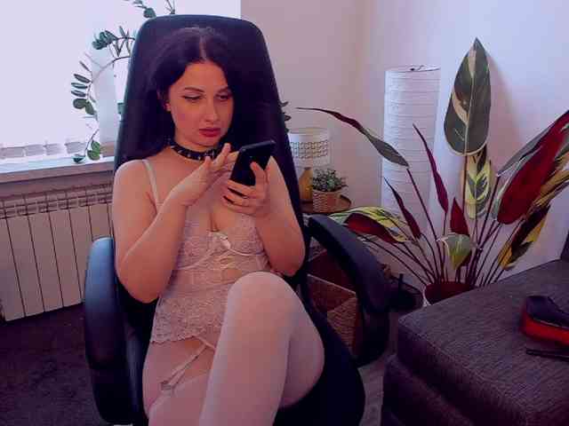 mistress-meg webcam