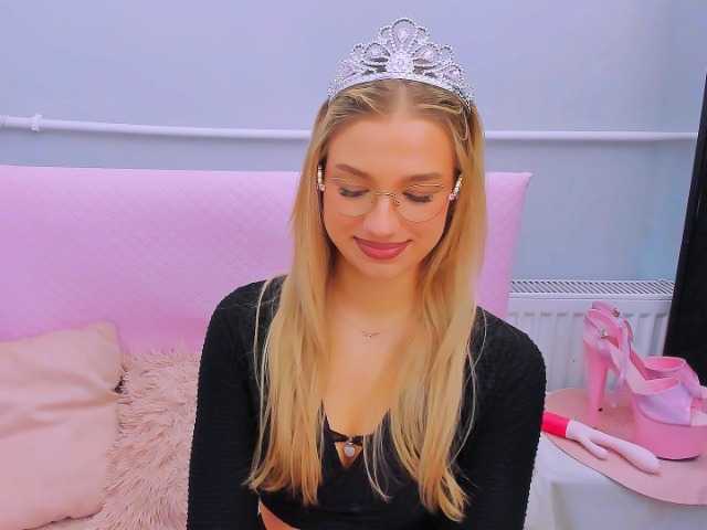 EvetteBody webcam bongacams model stream image