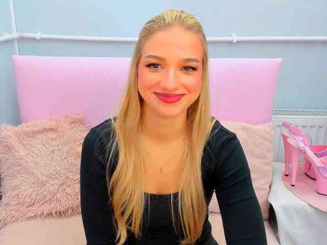 EvetteBody Live Webcam on BongaCams