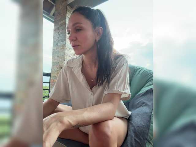 Buffi's BongaCams show and profile