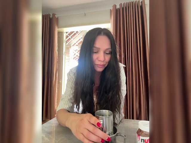 Buffi's BongaCams show and profile