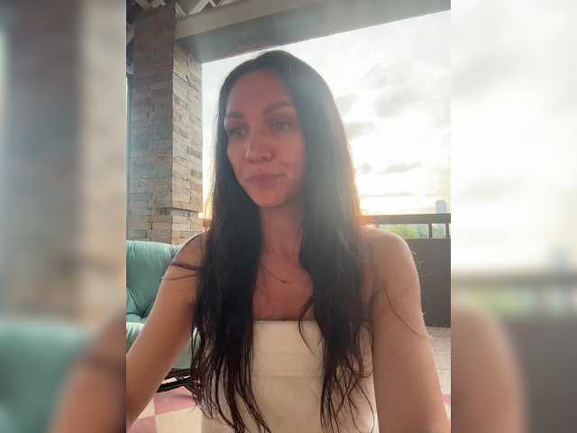 Buffi's BongaCams show and profile