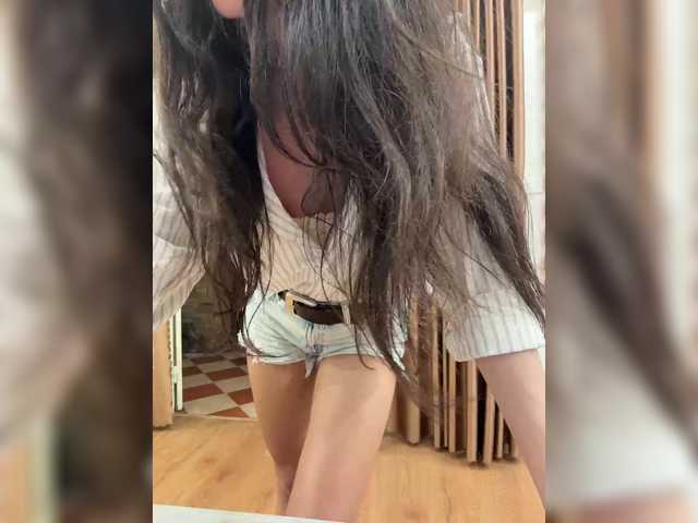 Buffi's BongaCams show and profile