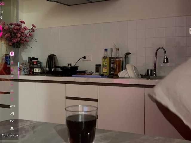 Buffi's BongaCams show and profile