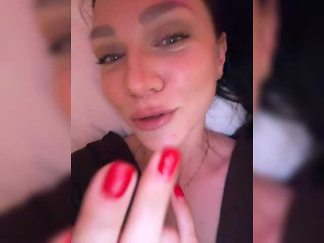 Buffi's BongaCams show and profile