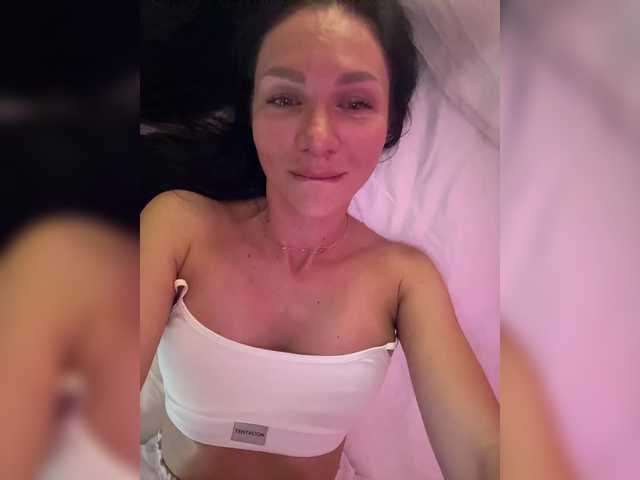 Buffi's BongaCams show and profile