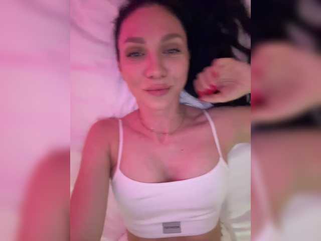 Buffi's BongaCams show and profile