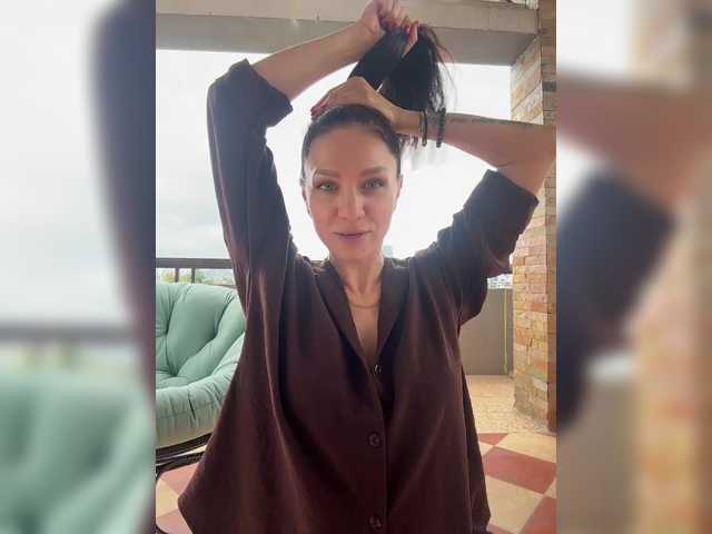 Buffi's BongaCams show and profile