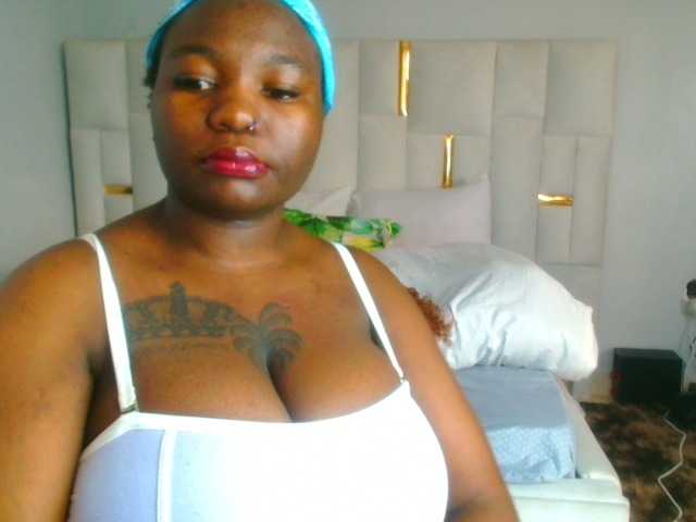 bustymelons69 webcam bongacams model stream image