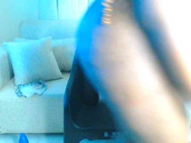 bustymelons69 webcam