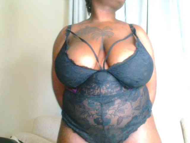 bustymelons69 webcam