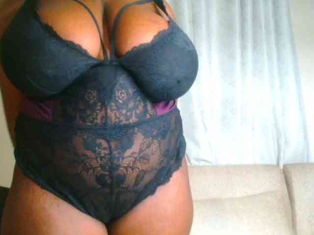 bustymelons69 webcam