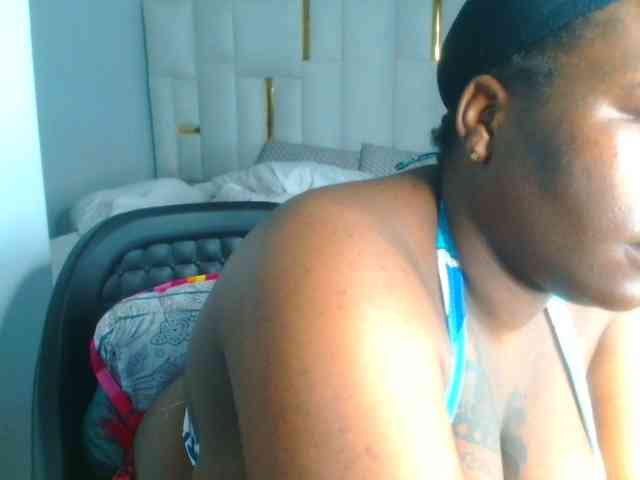 bustymelons69 webcam