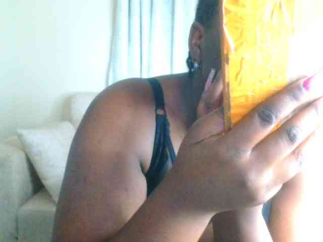 bustymelons69 webcam