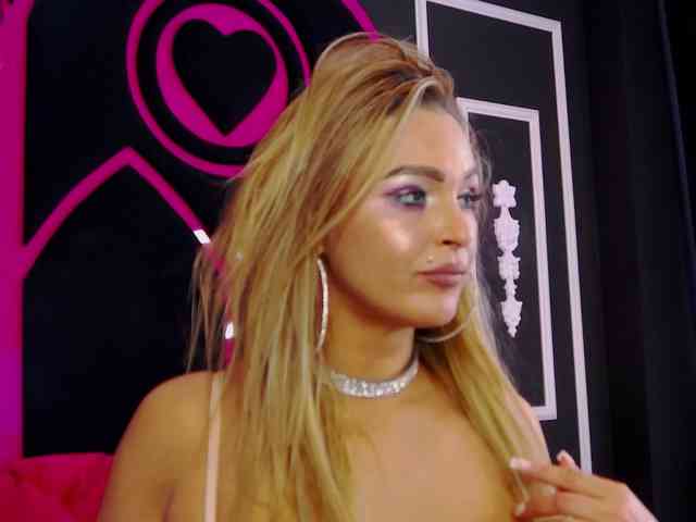 AlexxaBlaze webcam