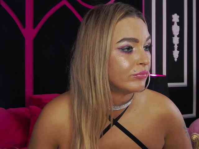AlexxaBlaze webcam