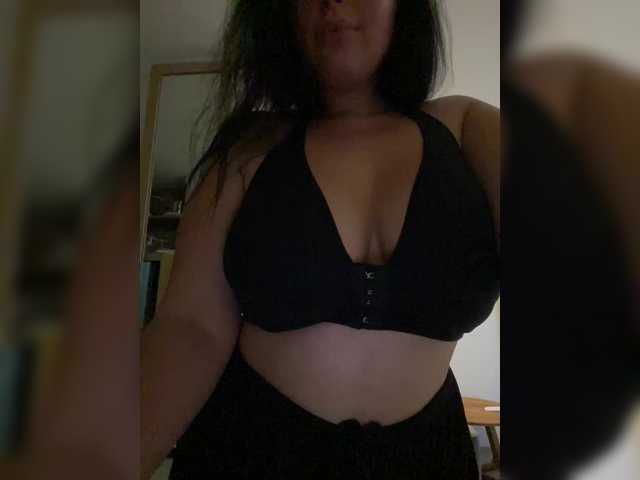 le modèle MissBooobs est en webcam porno dans un show sur le site bongacams, il possède les tags suivants: White/Caucasian,Brunette,Shaved
