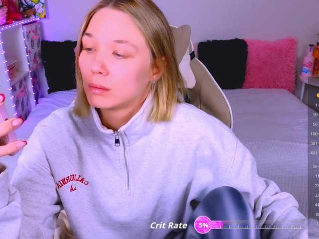 le modèle WhiteSoul est en webcam porno dans un show sur le site bongacams, il possède les tags suivants: White/Caucasian,Blonde,Shaved