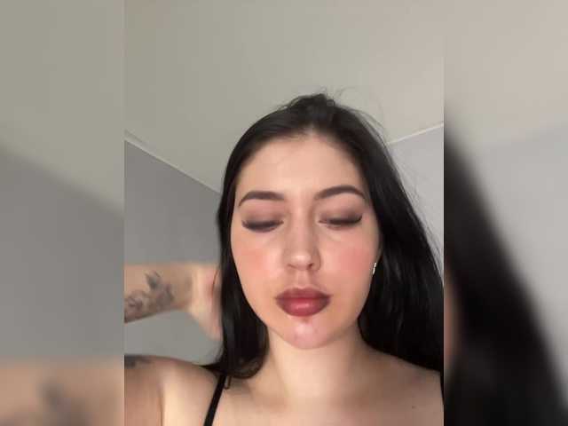 le modèle DemonMarrry est en webcam porno dans un show sur le site bongacams, il possède les tags suivants: White/Caucasian,Brunette,Shaved