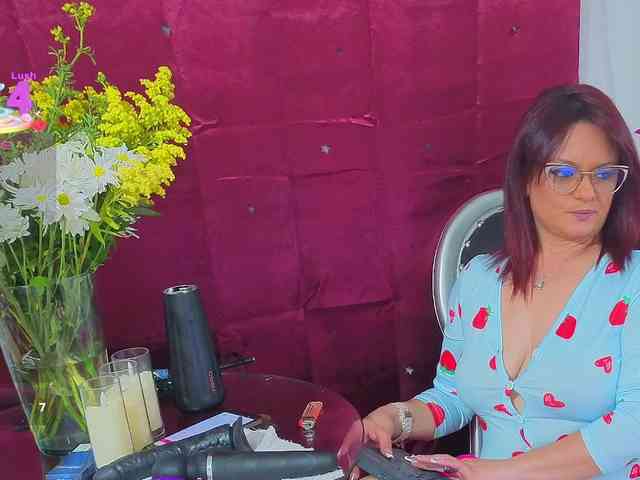 Elegantrouse webcam
