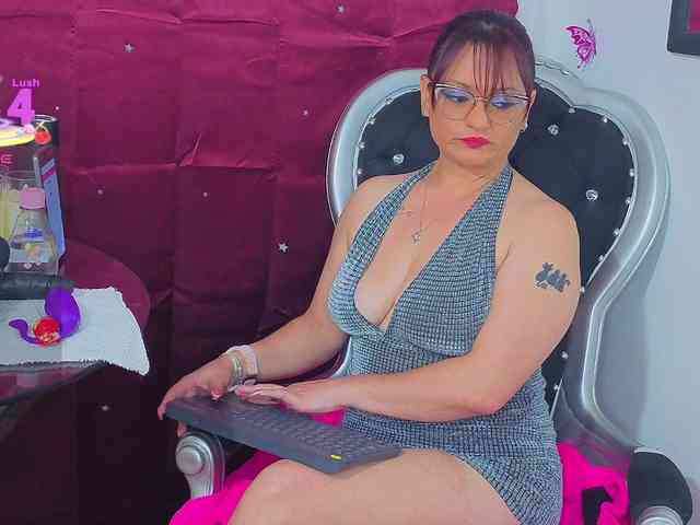 Elegantrouse webcam