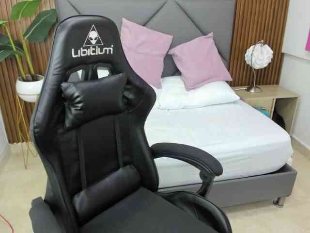 adut chat Norah-777
