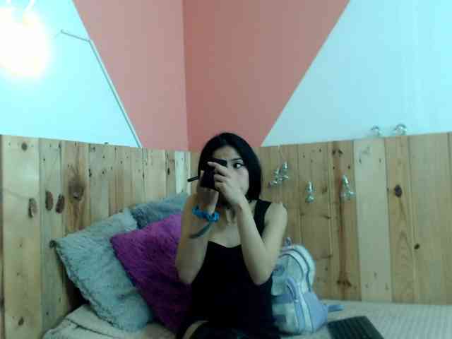 Kylie-Fox webcam