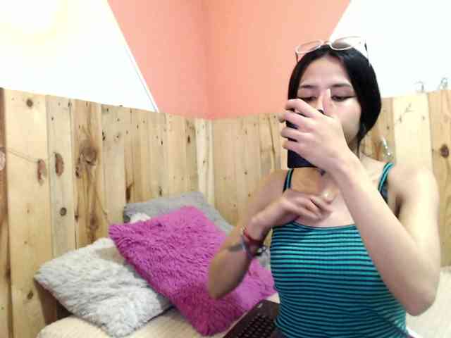 Kylie-Fox webcam