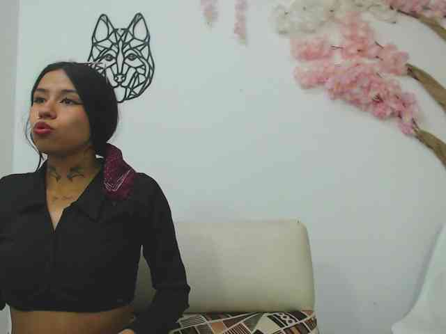 Kylie-Fox webcam
