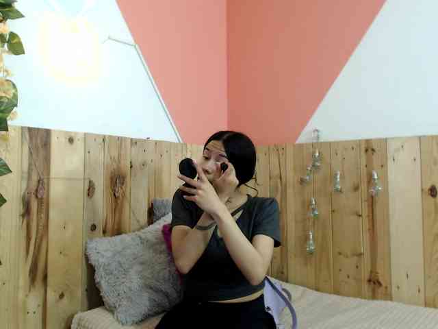 Kylie-Fox webcam