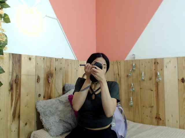 Kylie-Fox webcam