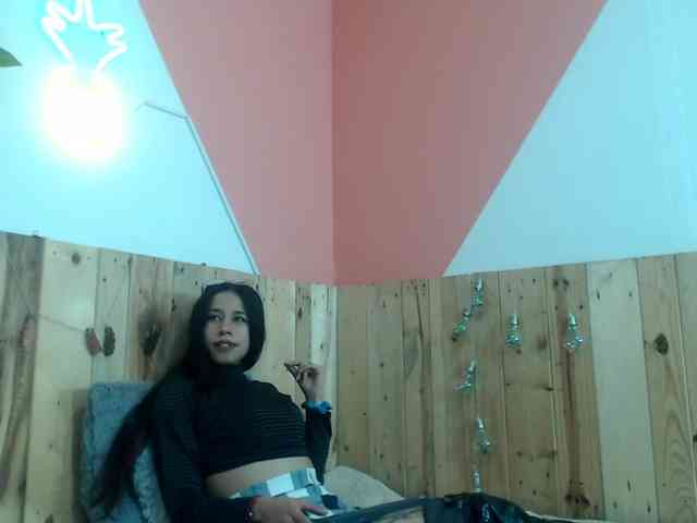 Kylie-Fox webcam