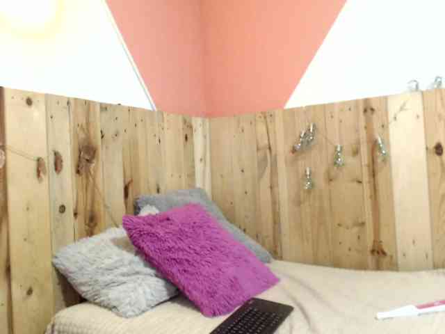 Kylie-Fox webcam