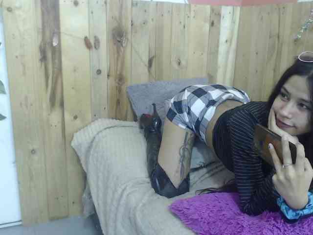 Kylie-Fox webcam