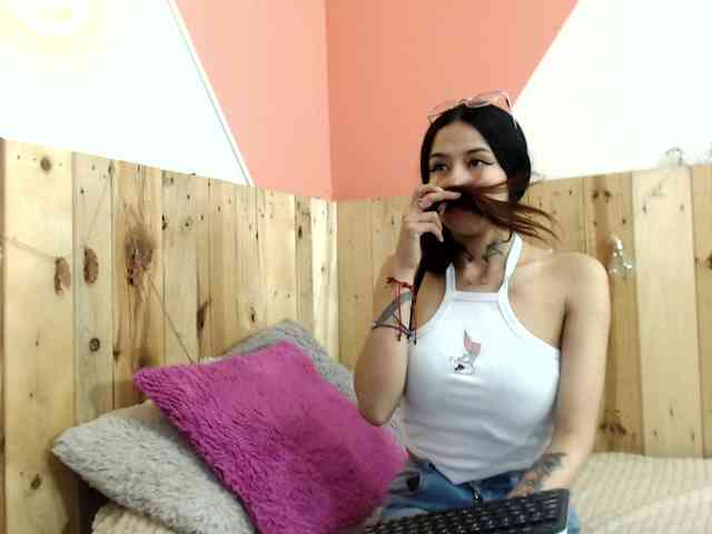 Kylie-Fox webcam