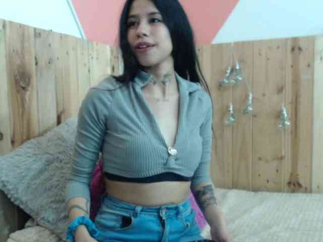 Kylie-Fox webcam