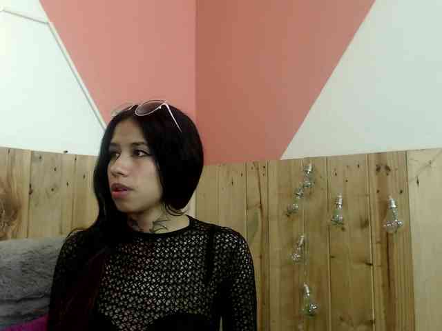 Kylie-Fox webcam