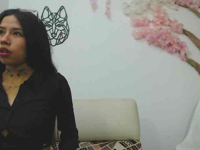 Kylie-Fox webcam