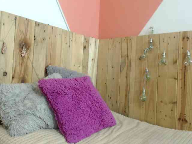 Kylie-Fox webcam