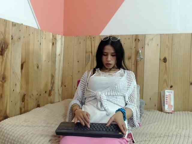 Kylie-Fox webcam