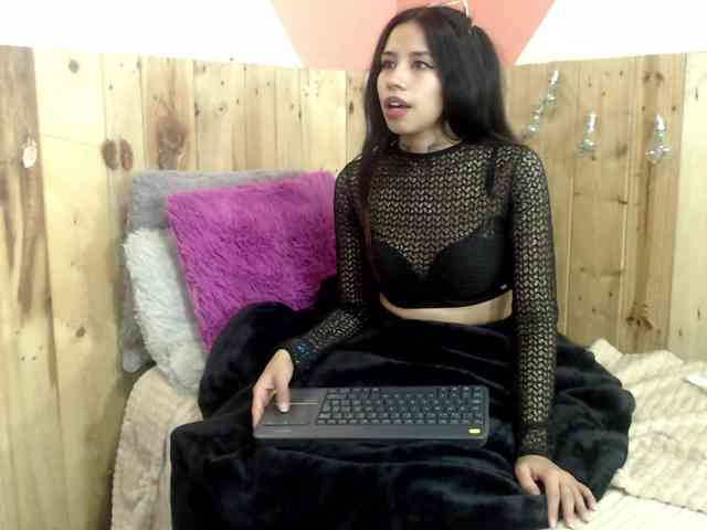 Kylie-Fox webcam