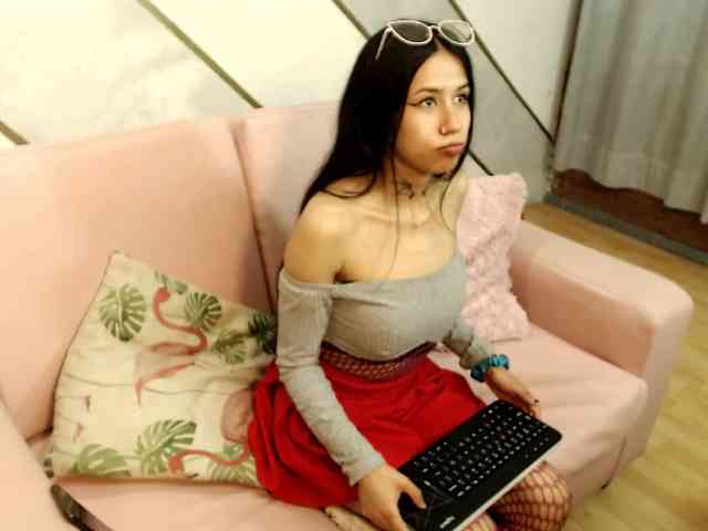 Kylie-Fox webcam