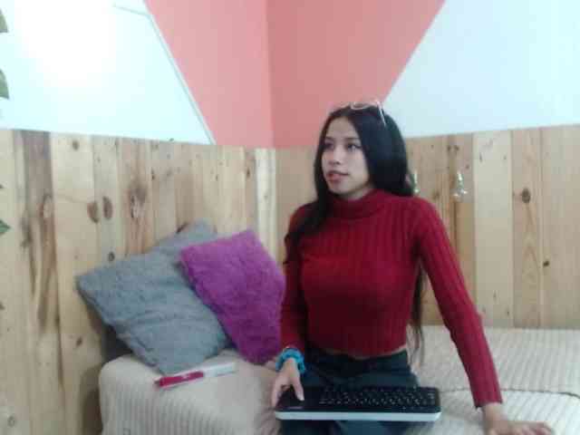 Kylie-Fox webcam