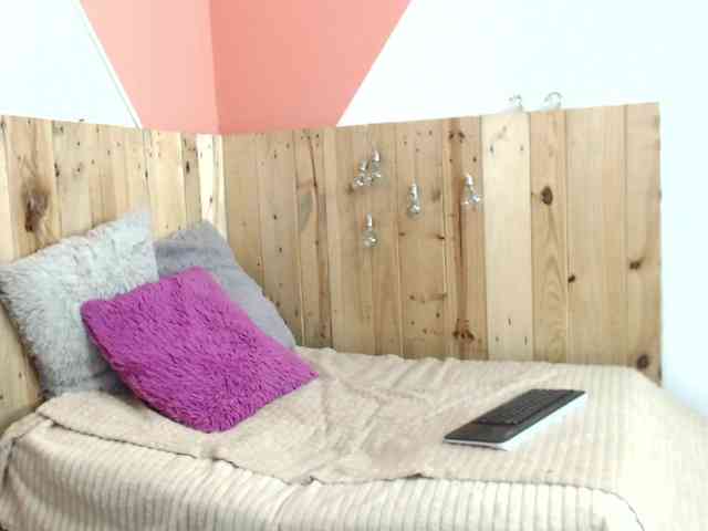 Kylie-Fox webcam