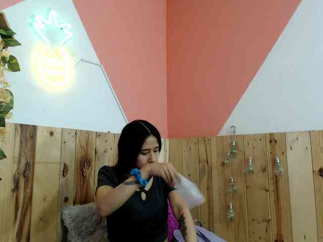 Kylie-Fox webcam